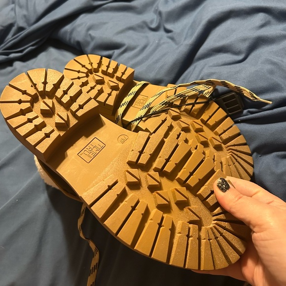 Time and Tru Camel Lace-Up Boots with Faux Fur - Picture 5 of 6